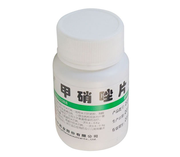 通 用 名 甲硝唑片